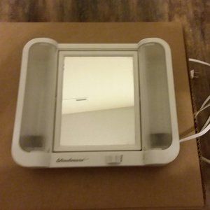 Windmere Light Up Make-Up Vanity Mirror Reverse Magnified